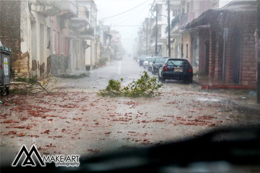 Εικόνες καταστροφής στον Αστακό - Πέρασε ανεμοστρόβιλος - Φωτογραφία 2