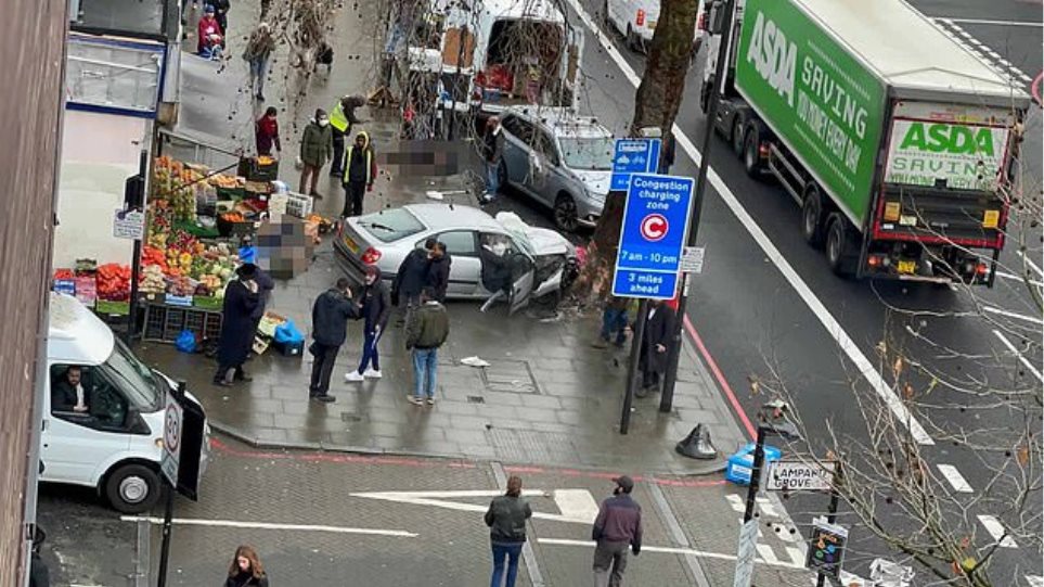 Αυτοκίνητο έπεσε σε πεζούς στο Λονδίνο - - Φωτογραφία 1