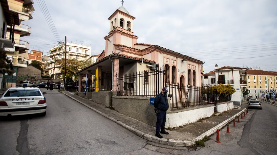 «Πένθιμες καμπάνες» για τις κλειστές εκκλησίες - Οι ιερείς καλούν την κυβέρνηση να το... ξανασκεφτεί - Φωτογραφία 1