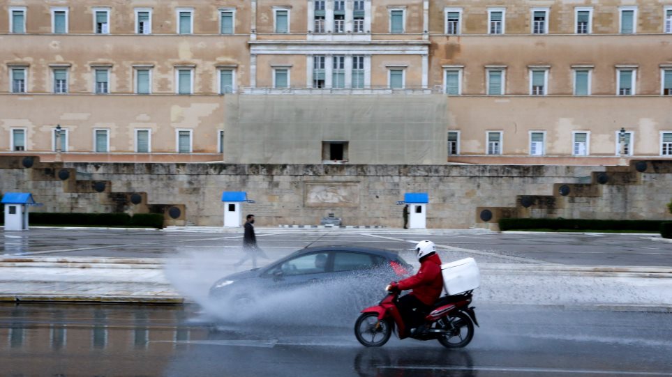 Προβλήματα από την κακοκαιρία στην Αθήνα - Πότε εξασθενούν οι βροχές - Φωτογραφία 1