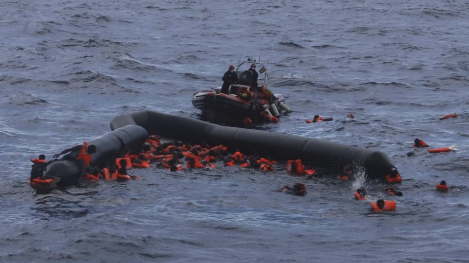 Λιβύη: Τέσσερα πτώματα παιδιών εντοπίστηκαν μετά το ναυάγιο - Φωτογραφία 1
