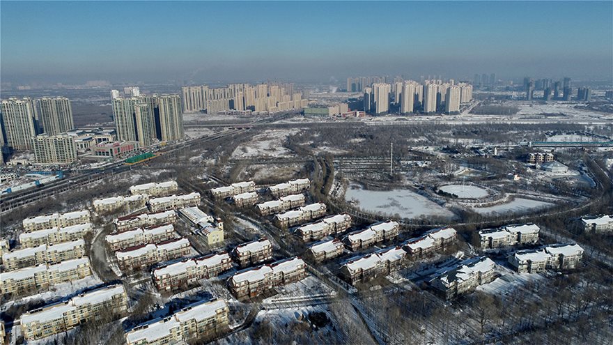 Κίνα: Εντυπωσιακές εικόνες από το έρημο και παραδομένο στο χιόνι Harbin Grand Theatre - Φωτογραφία 3