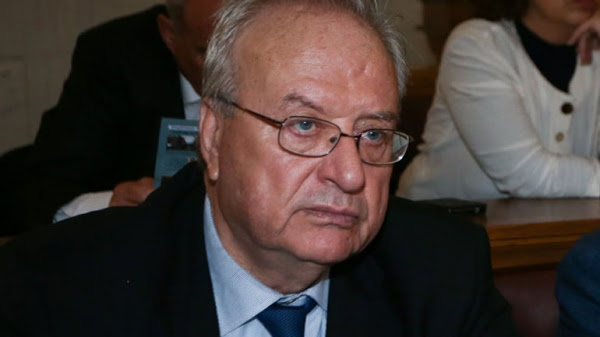 Διασωληνώθηκε ο καθηγητής και πρώην υπουργός Λεωνίδας Γρηγοράκος - Φωτογραφία 1