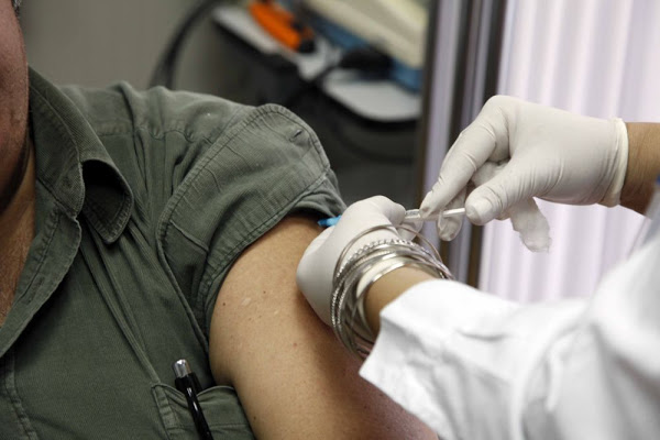 Κοροναϊός και η μπίζνα των εμβολίων: Επαναλαμβάνεται η ιστορία του 2009 με το εμβόλιο της γρίπης τότε - Φωτογραφία 1