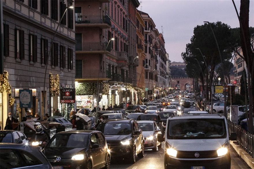 Ιταλία - «Κόκκινη ζώνη» από αύριο στις 5 το πρωί ολόκληρη η χώρα - Φωτογραφία 5