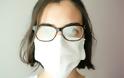 Το κόλπο γιατρού για να μην θολώνουν τα γυαλιά από την μάσκα