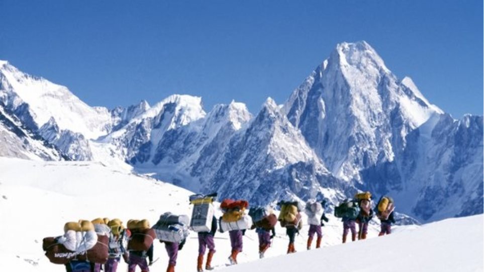 8 ορειβάτες νεκροί και άλλοι 12 αγνοούμενοι λόγω σφοδρής χιονοθύελλας - Φωτογραφία 1