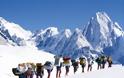 8 ορειβάτες νεκροί και άλλοι 12 αγνοούμενοι λόγω σφοδρής χιονοθύελλας