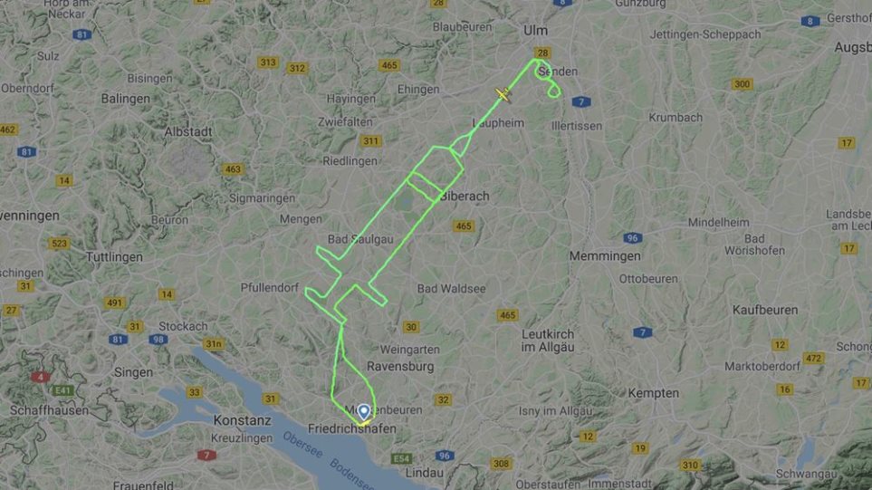 Γερμανία: Πιλότος «ζωγράφισε» μια τεράστια σύριγγα στον ουρανό της Βαυαρίας - Φωτογραφία 1