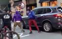Συμμορία εφήβων με ποδήλατα επιτίθεται και κάνει «γυαλιά-καρφιά» BMW στο Μανχάταν