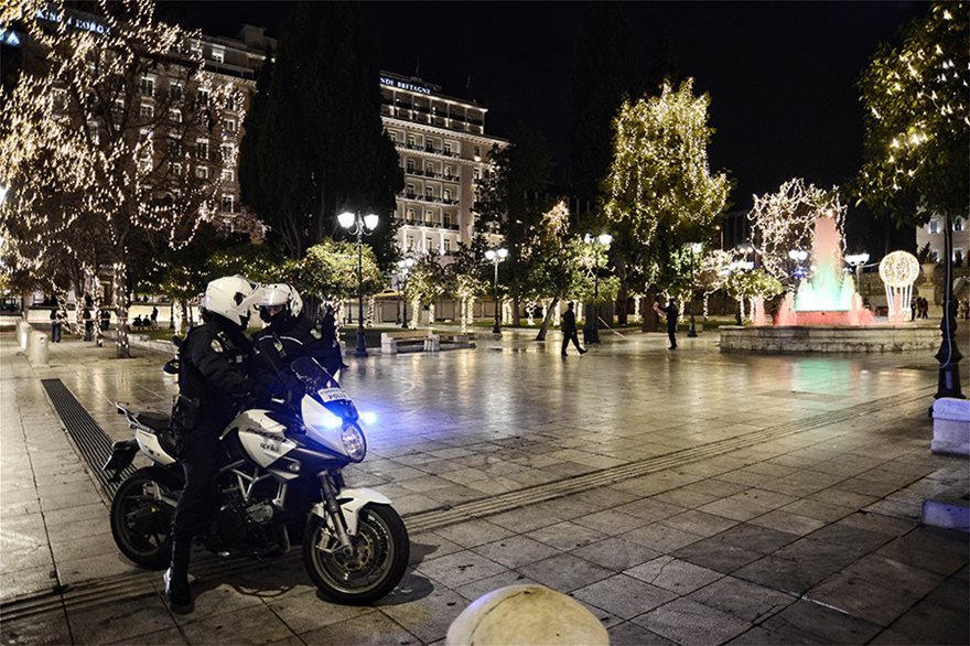 Πρωτοχρονιά 2021 - Έρημη πόλη η Αθήνα FOTOS - Φωτογραφία 13