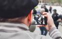 Ακτιβιστές με hitech τεχνολογία αναγνώρισης προσώπου εναντίον αστυνομικών - Φωτογραφία 2