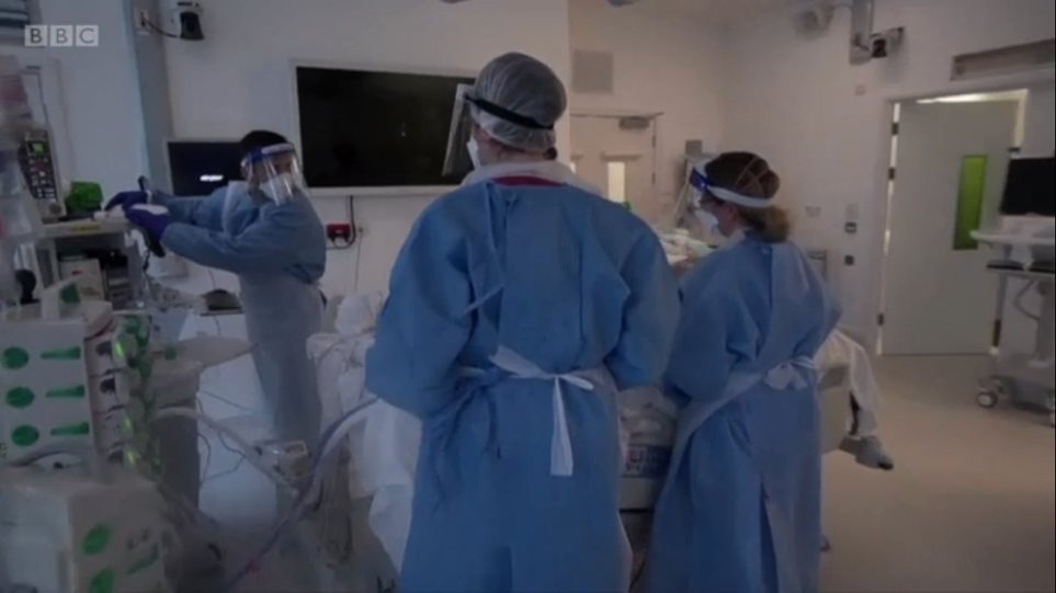 Βρετανία: Εξαντλημένοι οι υγειονομικοί σε νοσοκομείο του Λονδίνου - Φωτογραφία 1