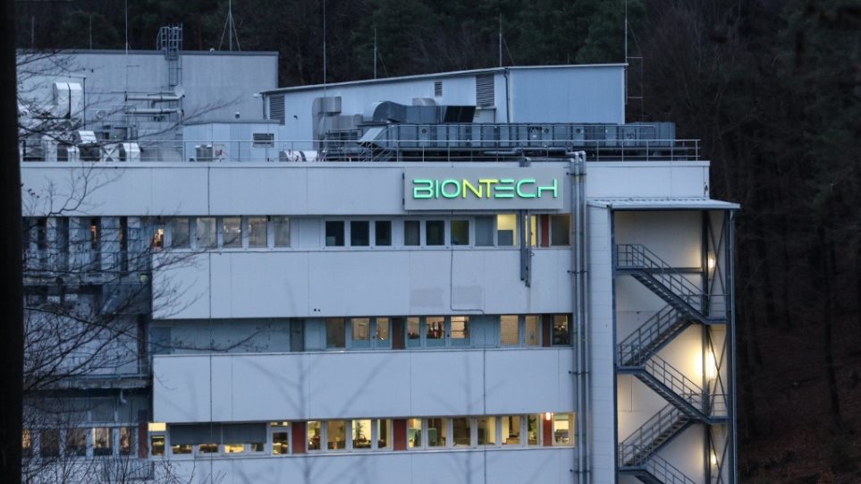 Εμβόλιο κορωνοϊού της Pfizer: Πώς το «deal» για εργοστάσιο στη Γερμανία «έφερε» 300 εκατ. δόσεις στην ΕΕ - Φωτογραφία 1