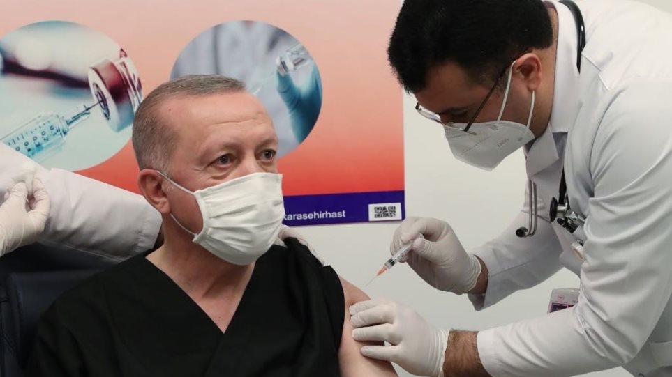 Τουρκία: Εμβολιάστηκε με το κινεζικό σκεύασμα ο Ερντογάν - Φωτογραφία 1