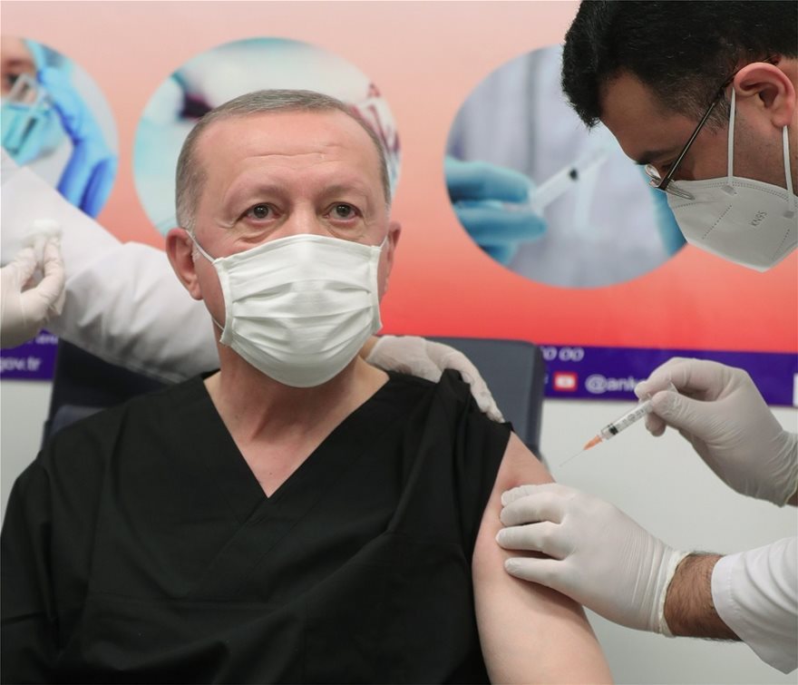 Τουρκία: Εμβολιάστηκε με το κινεζικό σκεύασμα ο Ερντογάν - Φωτογραφία 2