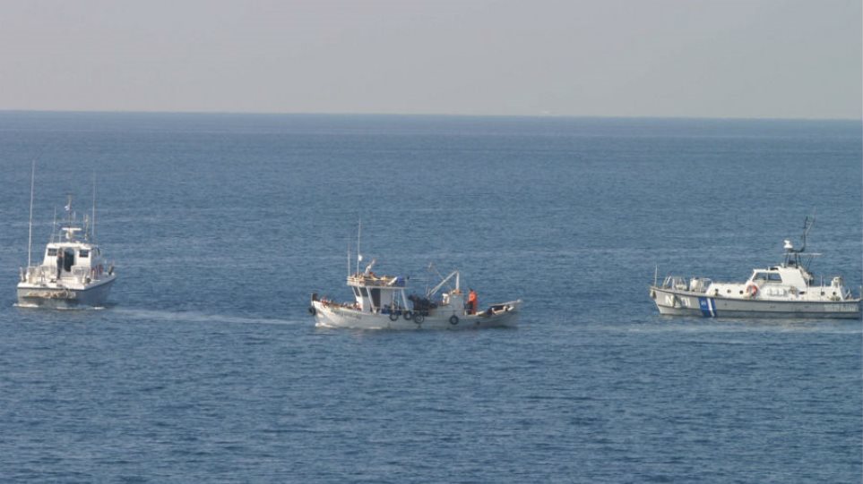 Διαβήματα για την παρενόχληση ελληνικών αλιευτικών κοντά στα Ίμια από την τουρκική Ακτοφυλακή - Φωτογραφία 1