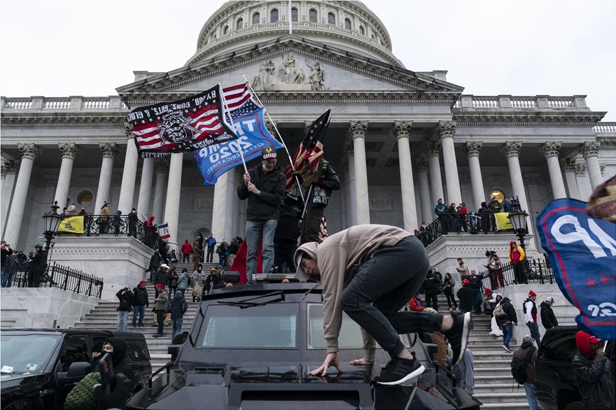 Επί ποδός «πολέμου» οι πολιτείες των ΗΠΑ: Ετοιμάζονται για ένοπλες διαδηλώσεις οπαδών του Τραμπ - Φωτογραφία 3