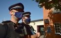 Κοροναϊός - Βρετανία: Έκαναν παράνομο πάρτι, είπαν ότι «δεν ήξεραν για την πανδημία» επειδή δεν βλέπουν ειδήσεις