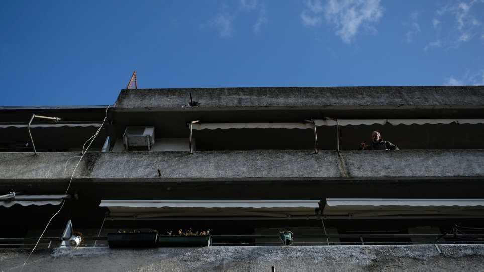 Ιωάννινα: Δύο νεκροί έπειτα από πτώση από τον τέταρτο όροφο - Φωτογραφία 1