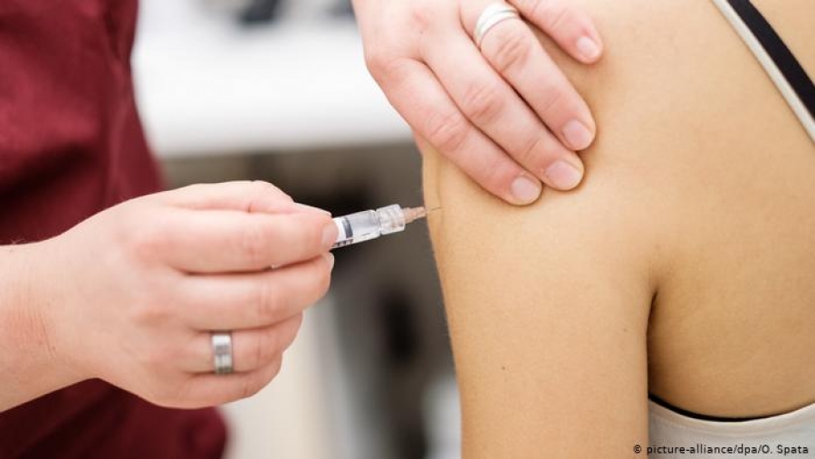 Ισπανία και Τσεχία αναστέλλουν τους εμβολιασμούς λόγω ελλείψεων - Φωτογραφία 1