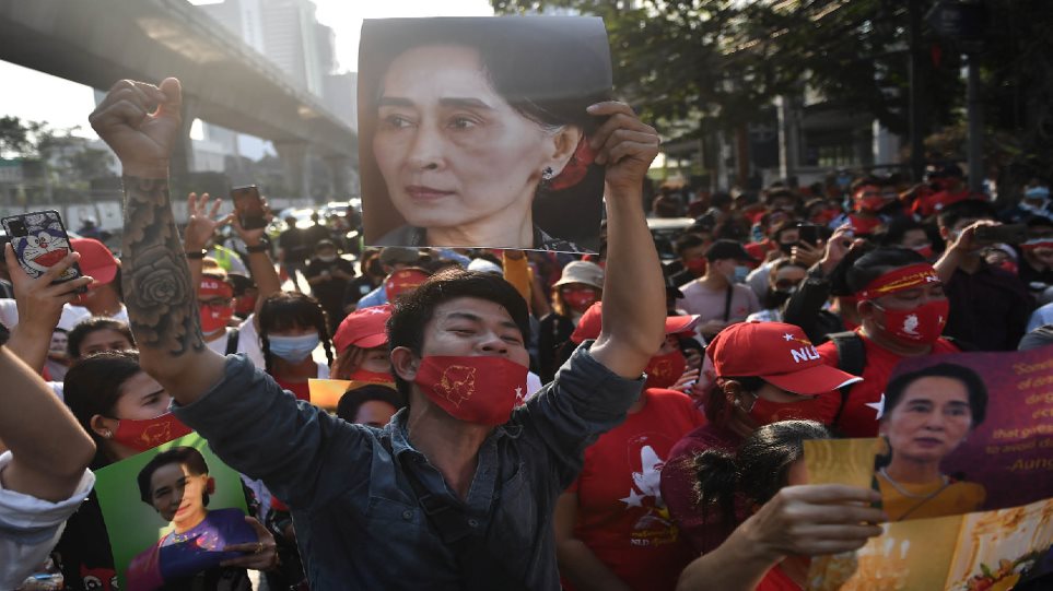 Πραξικόπημα στη Μιανμάρ: Την άμεση «απελευθέρωση» των συλληφθέντων ζητεί το κόμμα της Αούνγκ Σαν Σου Kι - Φωτογραφία 1
