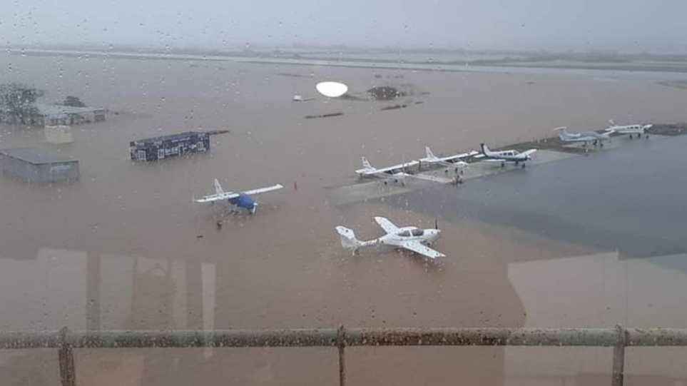 Έβροs: Μεγάλες ζημιές στο αεροδρόμιο της Αλεξανδρούπολης - Φωτογραφία 1