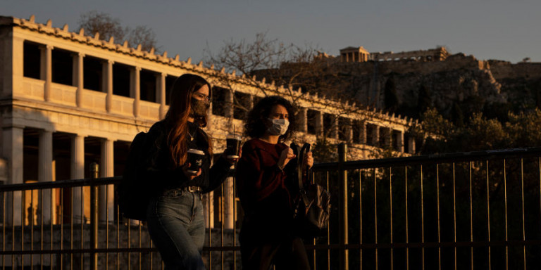 Λοιμωξιολόγοι: Να μπουν στο «κόκκινο» Θεσσαλονίκη και Αχαΐα. Περιορισμός στις μετακινήσεις, τι λένε για σχολεία - Φωτογραφία 1