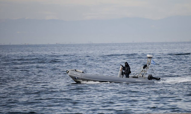 «Θρίλερ» στην Θεσσαλονίκη: Εντοπίστηκε νεκρός άνδρας στην θαλάσσια περιοχή της Νέας Παραλίας - Φωτογραφία 1