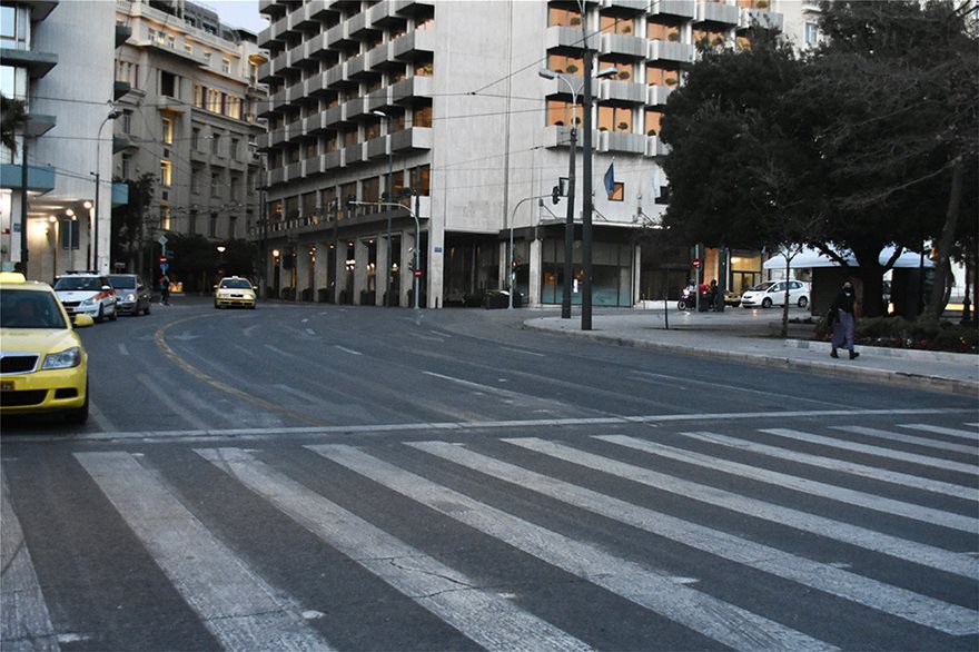 Σε ισχύ η απαγόρευση κυκλοφορίας από τις 18:00 - Όλα τα μέτρα σε Αθήνα, Θεσσαλονίκη και Χαλκιδική - Φωτογραφία 16