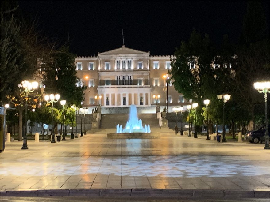 Σε ισχύ η απαγόρευση κυκλοφορίας από τις 18:00 - Όλα τα μέτρα σε Αθήνα, Θεσσαλονίκη και Χαλκιδική - Φωτογραφία 7