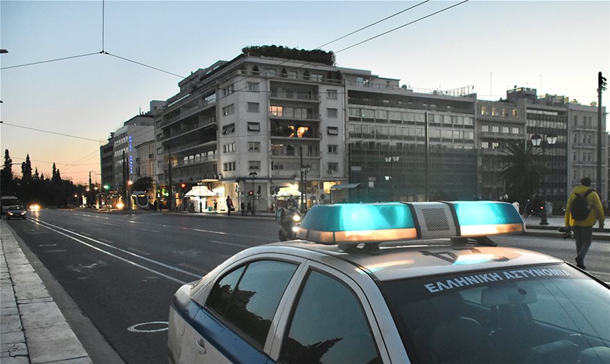 Σε ισχύ η απαγόρευση κυκλοφορίας από τις 18:00 - Όλα τα μέτρα σε Αθήνα, Θεσσαλονίκη και Χαλκιδική - Φωτογραφία 9