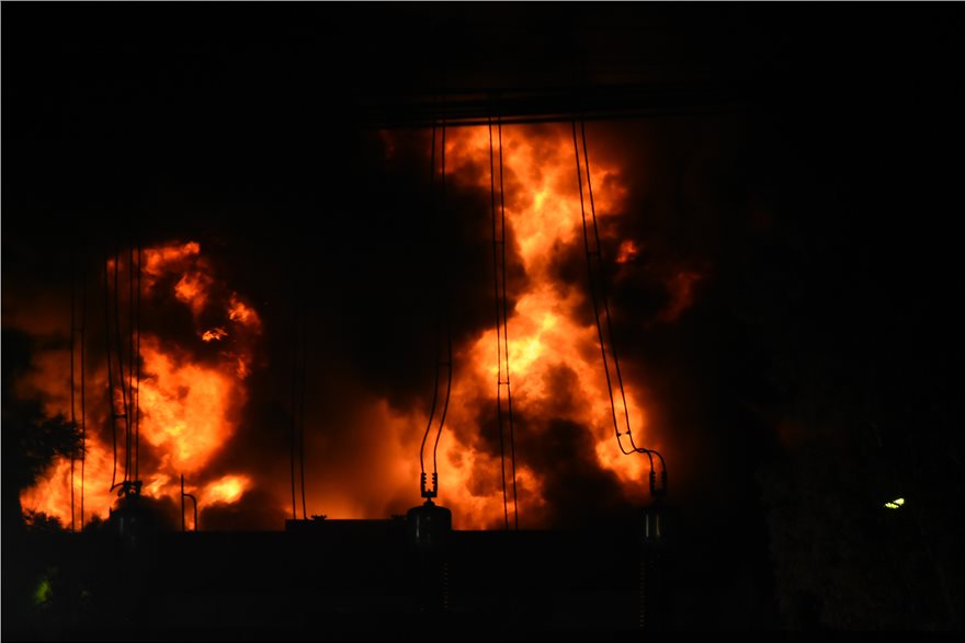 Έκρηξη στον Ασπρόπυργο: Βραχυκύκλωμα η αιτία - Πάνω από 1 εκατ. άνθρωποι έμειναν χωρίς ρεύμα! - Φωτογραφία 7