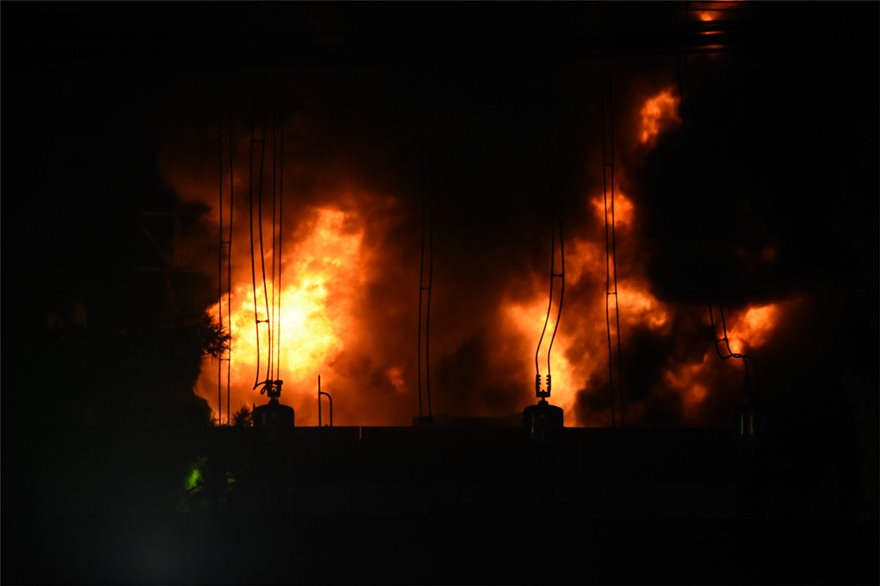Έκρηξη στον Ασπρόπυργο: Βραχυκύκλωμα η αιτία - Πάνω από 1 εκατ. άνθρωποι έμειναν χωρίς ρεύμα! - Φωτογραφία 8