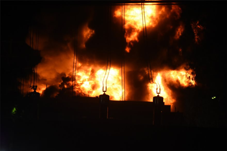Έκρηξη στον Ασπρόπυργο: Βραχυκύκλωμα η αιτία - Πάνω από 1 εκατ. άνθρωποι έμειναν χωρίς ρεύμα! - Φωτογραφία 9