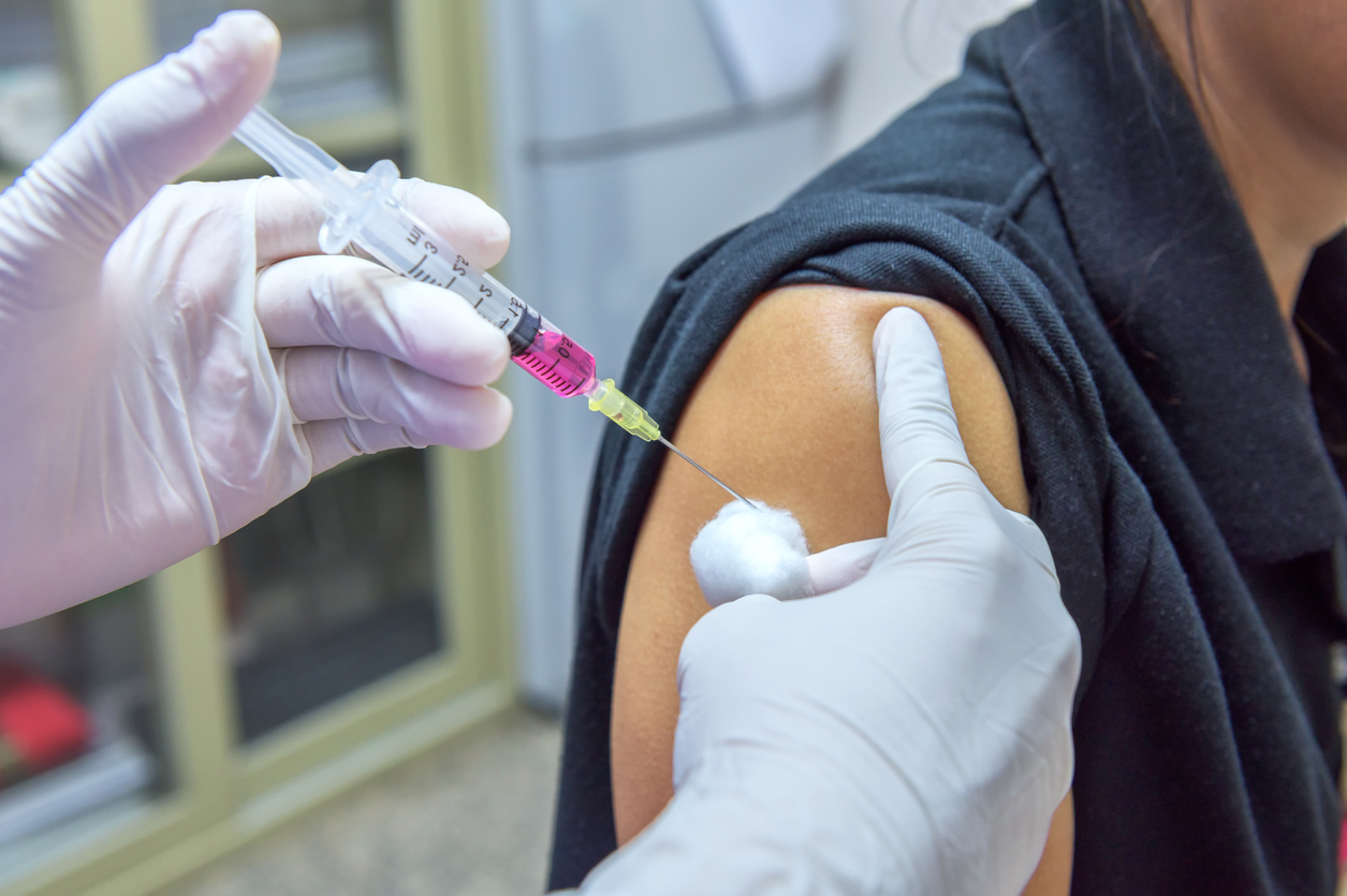 Κέρκυρα: Παρέλυσε νοσηλεύτρια ύστερα από τον δεύτερο εμβολιασμό με το εμβόλιο - Φωτογραφία 1
