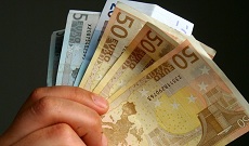 Αναδρομικά έως 9.000 ευρώ σε όσους αναμένουν μέχρι και δύο χρόνια την οριστική σύνταξη - Φωτογραφία 1