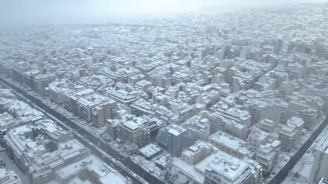 Κακοκαιρία Μήδεια: Η χιονισμένη Αθήνα από ψιλά (video) - Φωτογραφία 1