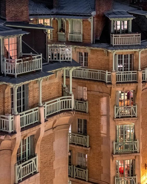 Οι στέγες του Παρισιού μέσα από τον φακό του Raphael Metivet  Haussmann Georges-Eugène - Φωτογραφία 18
