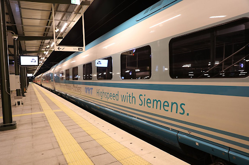 Η Τουρκία παρέλαβε το 12ο τρένο «υψηλής ταχύτητας» από την γερμανική Siemens. - Φωτογραφία 1
