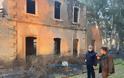 Ναυπακτία – Κρυονέρι: Κάηκε σκεπή από παλιό σταθμό του ΟΣΕ – Απειλήθηκαν σπίτια από την μεγάλη φωτιά. Εικόνες και βίντεο. - Φωτογραφία 2