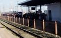 Εικόνες συνωστισμού στον Σιδηροδρομικό Σταθμό στη Λάρισα.