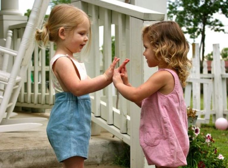 Μπορούν να προστατευθούν οι παιδικές φιλίες εν μέσω πανδημίας; - Φωτογραφία 1