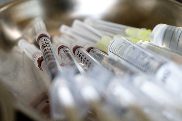 Κατασχέθηκαν χιλιάδες δόσεις ψεύτικων εμβολίων κατά του κορονοϊού - Φωτογραφία 1