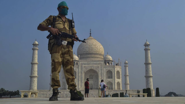 Συναγερμός στην Ινδία: Απειλή για βόμβα στο εμβληματικό Ταζ Μαχάλ - Φωτογραφία 1