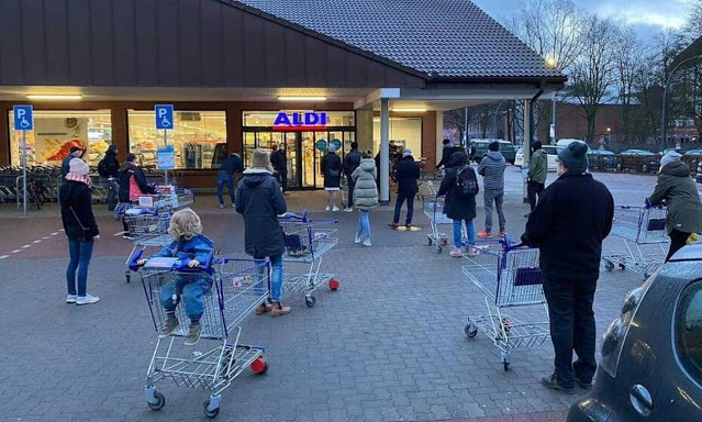 Κοροναϊός - Γερμανία: Χαμός στα σούπερ μάρκετ της χώρας - Ξεκίνησαν να πουλάνε repid tests - Φωτογραφία 1