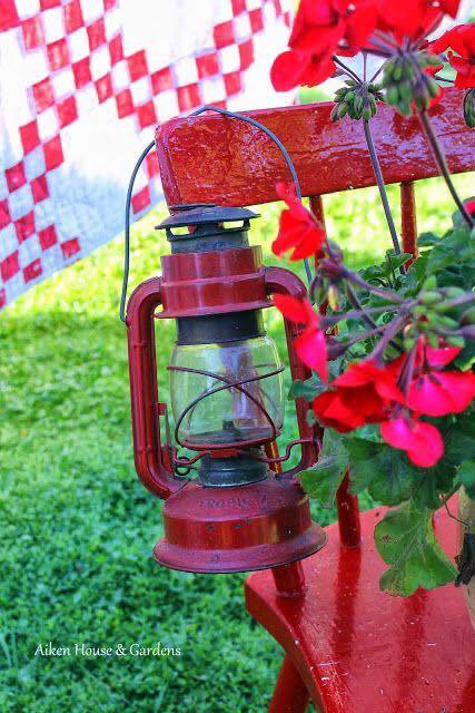 Κόκκινες ...Πινελιές στην αυλή ή το μπαλκόνι σας - Φωτογραφία 12