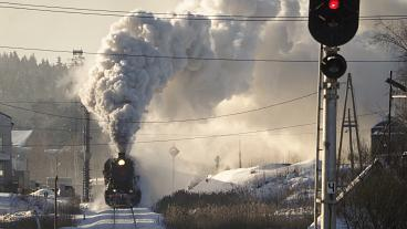 Μια υπέροχη διαδρομή με τρένο στα χιονισμένα τοπία της Ρωσίας. - Φωτογραφία 1