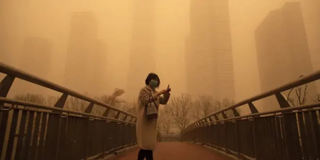 Πεκίνο: Σφοδρή αμμοθύελλα -η χειρότερη της δεκαετίας- σαρώνει την πρωτεύουσα της Κίνας και γειτονικές επαρχίες - Φωτογραφία 1