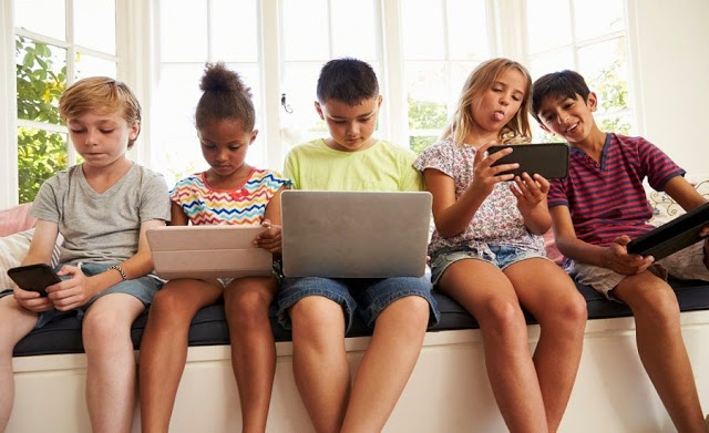 Διαδίκτυο και παιδί: Ποιοι κίνδυνοι που απειλούν τους νέους; - Φωτογραφία 1